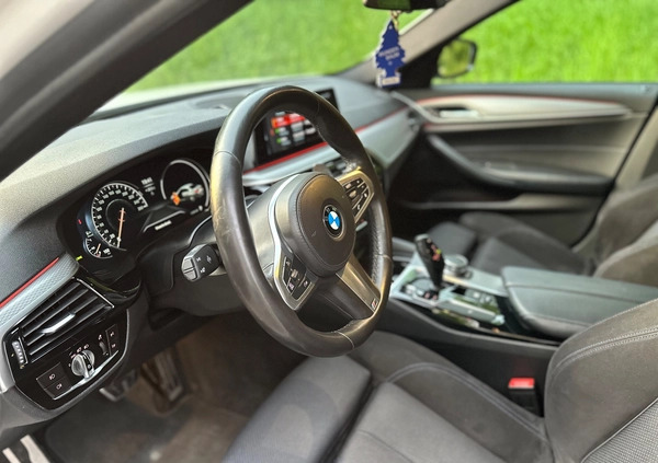 BMW Seria 5 cena 120900 przebieg: 189000, rok produkcji 2017 z Kraków małe 781